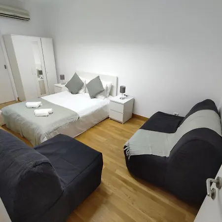 Theorynomad Al Republica Homestay Lisbon