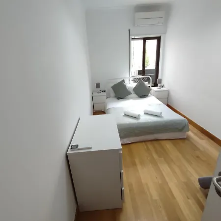 Theorynomad Al Republica Homestay Lisbon