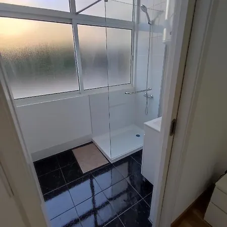 Theorynomad Al Republica Homestay Lisbon