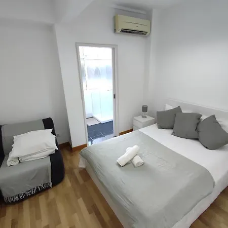 Theorynomad Al Republica Homestay *